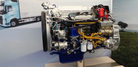 Volvo basa su solución en los probados motores diésel de 13 litros Euro6 Step C, para su funcionamiento con gas natural, pero utilizando gasóleo para la explosión de la mezcla.
