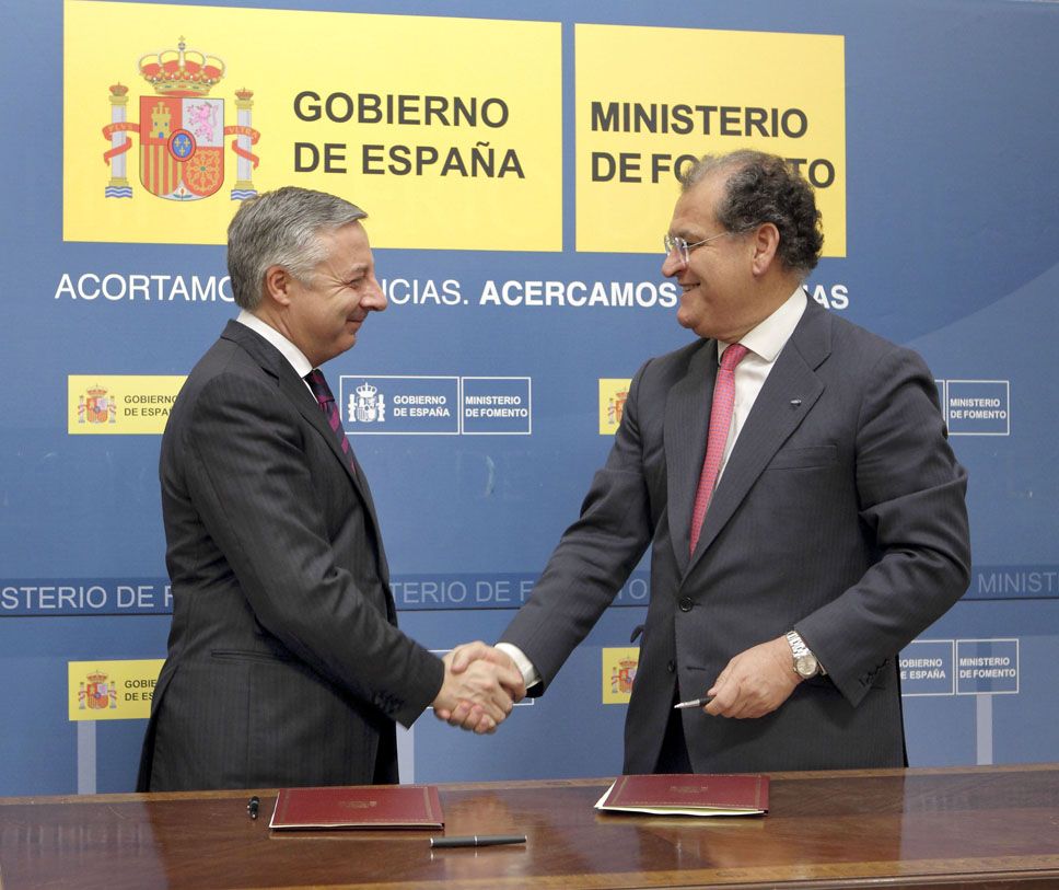 Firma Protocolo con ANFAC, José Blanco y José Antonio Machado