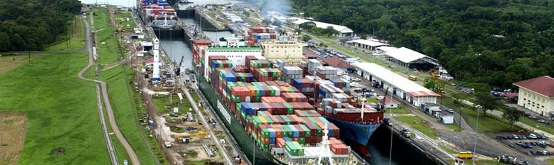 Tránsito de buques por el canal de Panamá