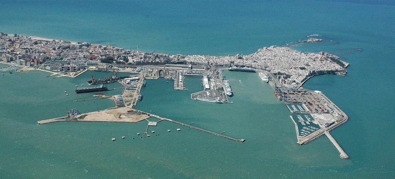 Vista aérea del Puerto de Cádiz