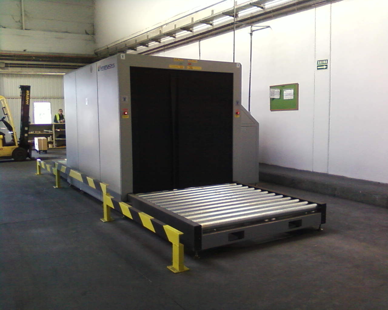Escaner de Rayos X, instalado en el aeropuerto de Barajas por Ireneo Logística