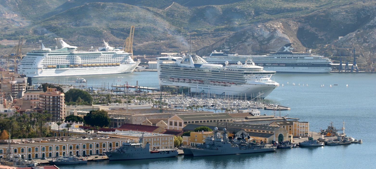 Cruceros en el puerto de Cartagena