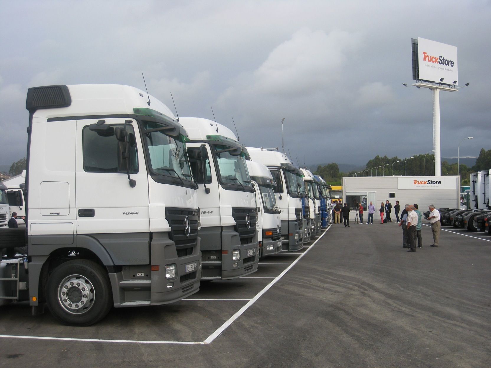 Nuevo TruckStore de Mercedes-Benz en La Coruña