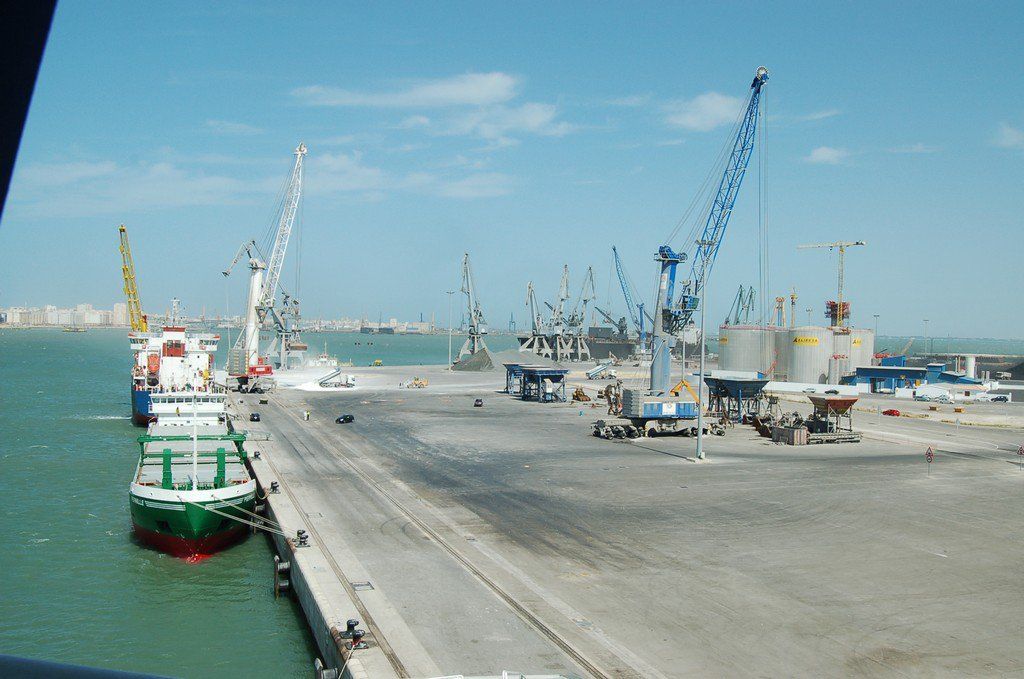Muelles de La Cabezuela en el Puerto de Cádiz