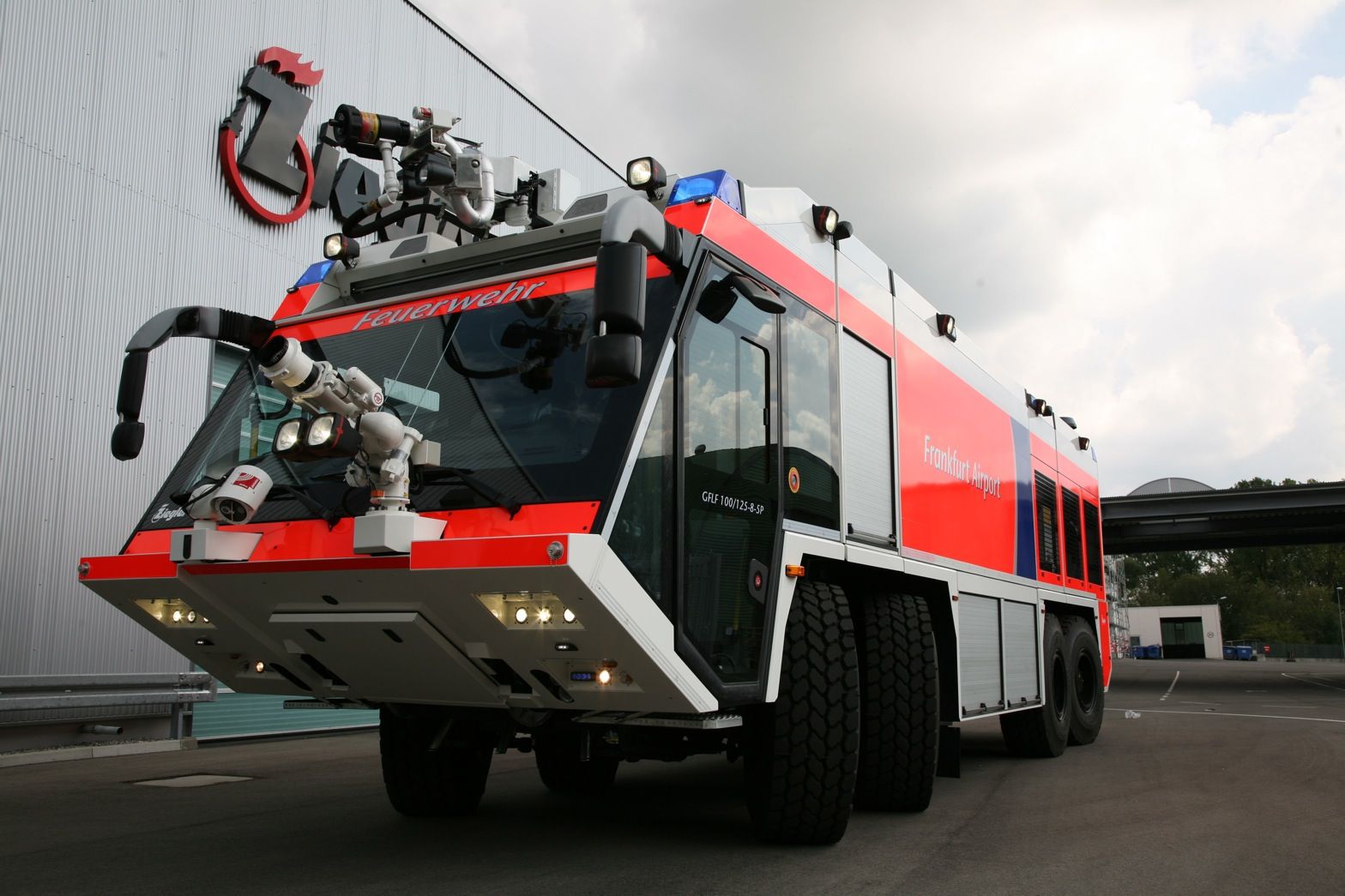 Allison equipa dos equipos de bomberos del aeropuerto de Frankfurt