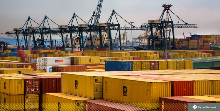 Terminal de Tercat en el Puerto de Barcelona Terminal de Tercat en el Puerto de Barcelona