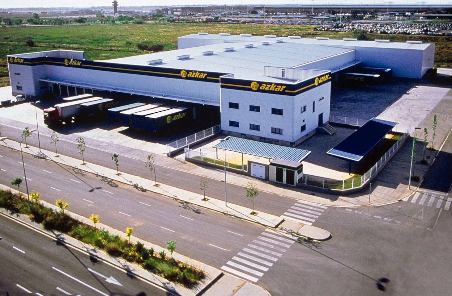 Instalaciones de Transportes Azkar en el aeropuerto del Prat en Barcelona Instalaciones de Transportes Azkar en el aeropuerto del Prat en Barcelona