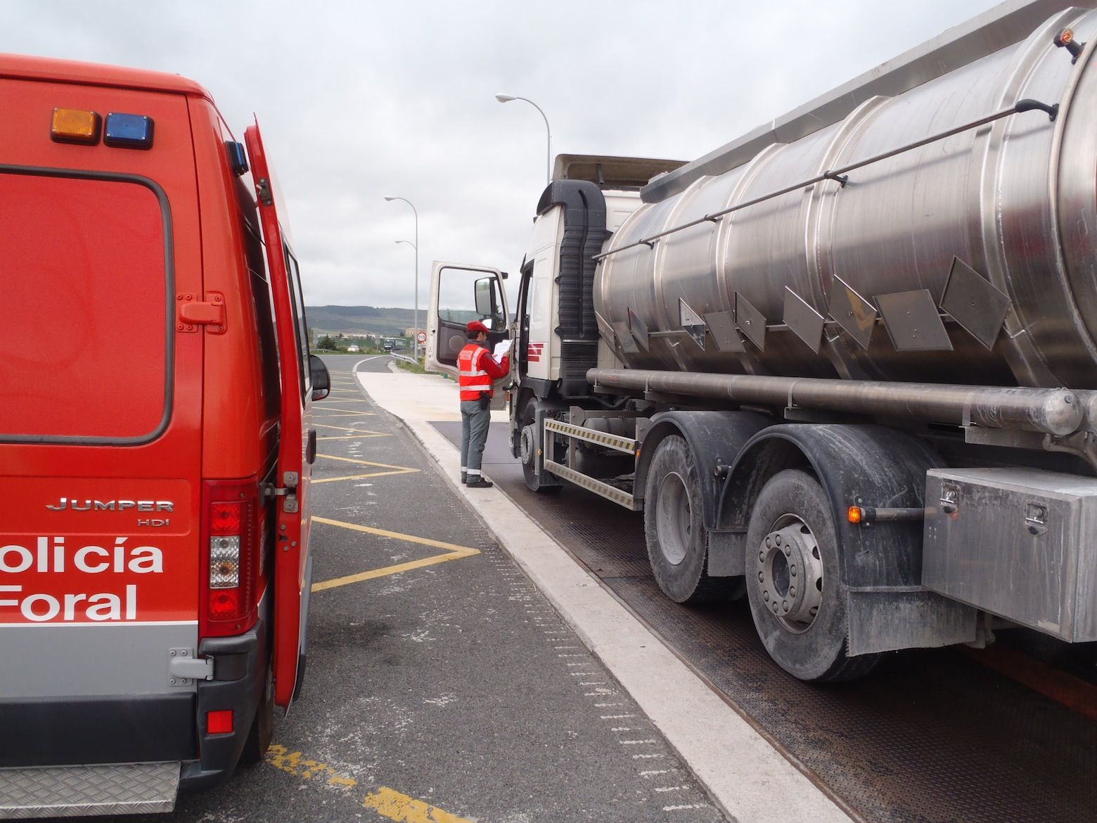 OLYMPUS DIGITAL CAMERA OLYMPUS DIGITAL CAMERA