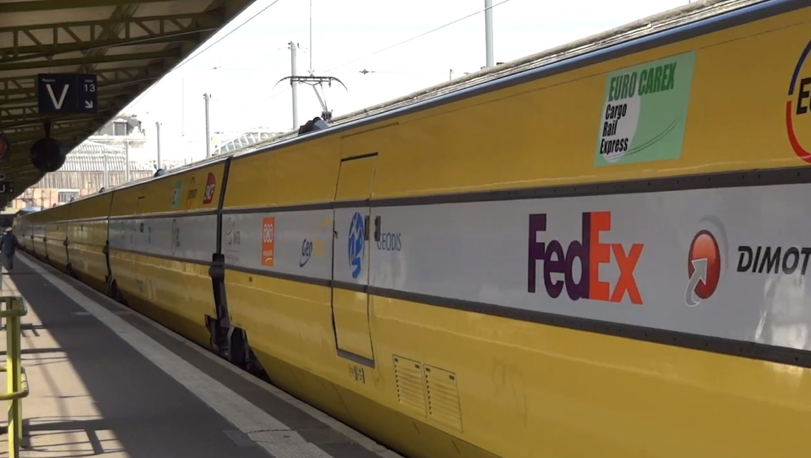 Viaje piloto de un tren de Alta Velocidad para mercancías, en la estación de Lyon St. Exupery