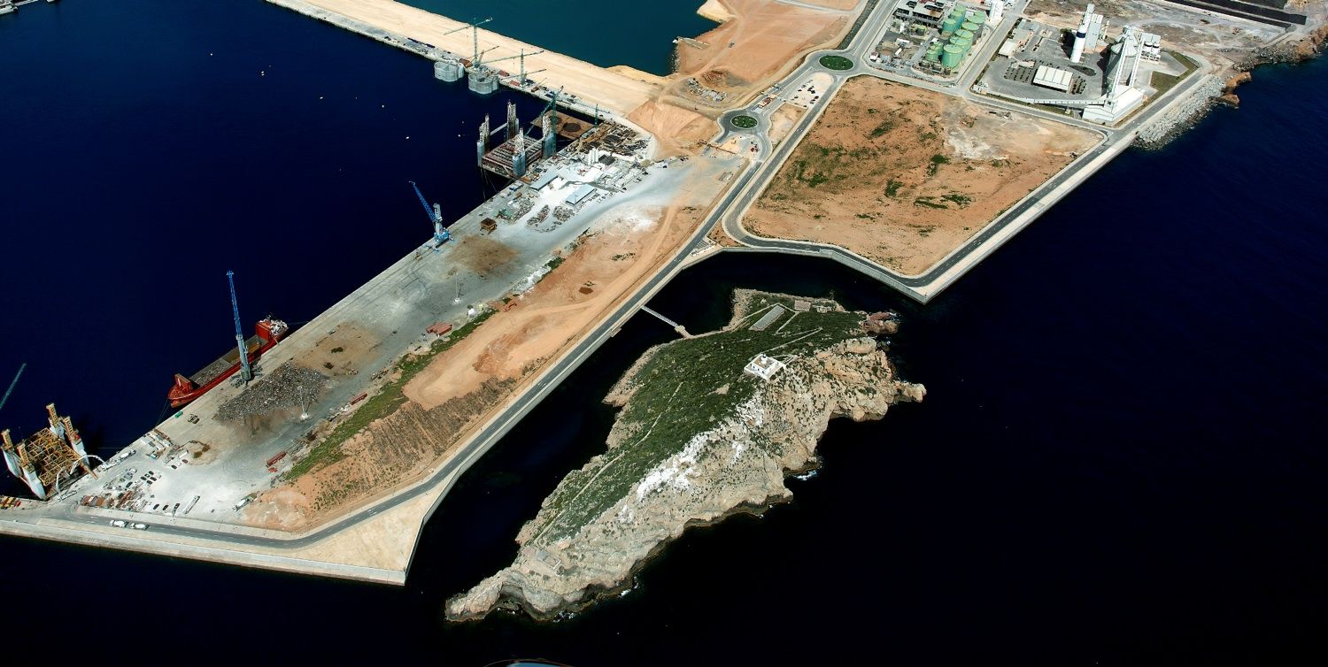El puerto de Cartagena renueva el acuerdo para usar el muelle sur de escombrera