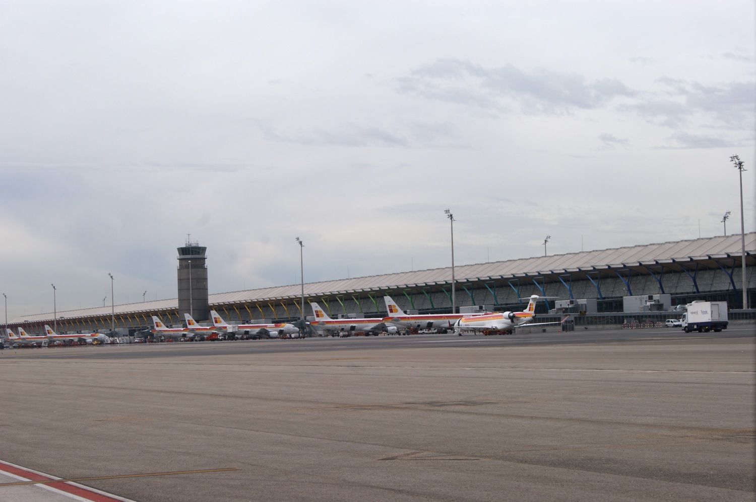 Las aerolíneas rechazan la subida de 18,9% de la tasa aeroportuaria Las aerolíneas rechazan la subida de 18,9% de la tasa aeroportuaria