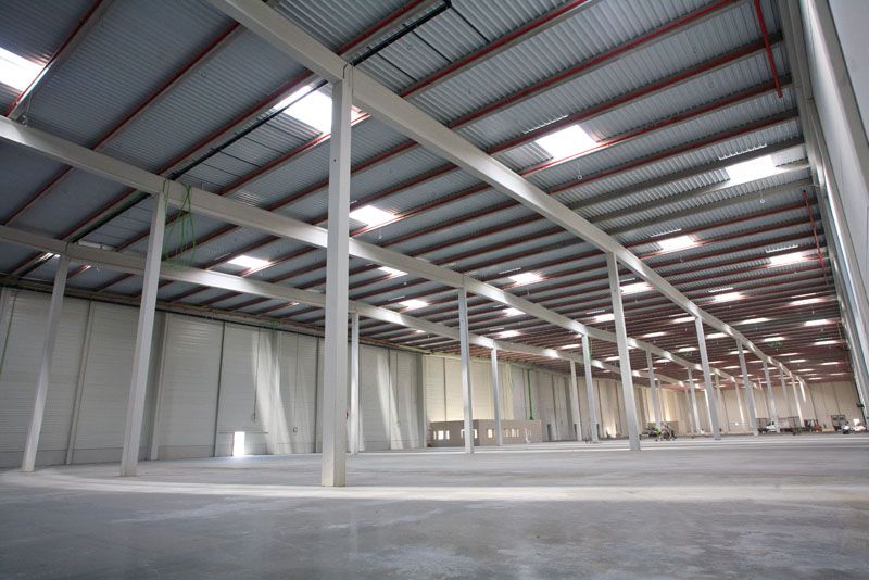 Interior de la nave que Gazeley construye para H&M en Torrejón.