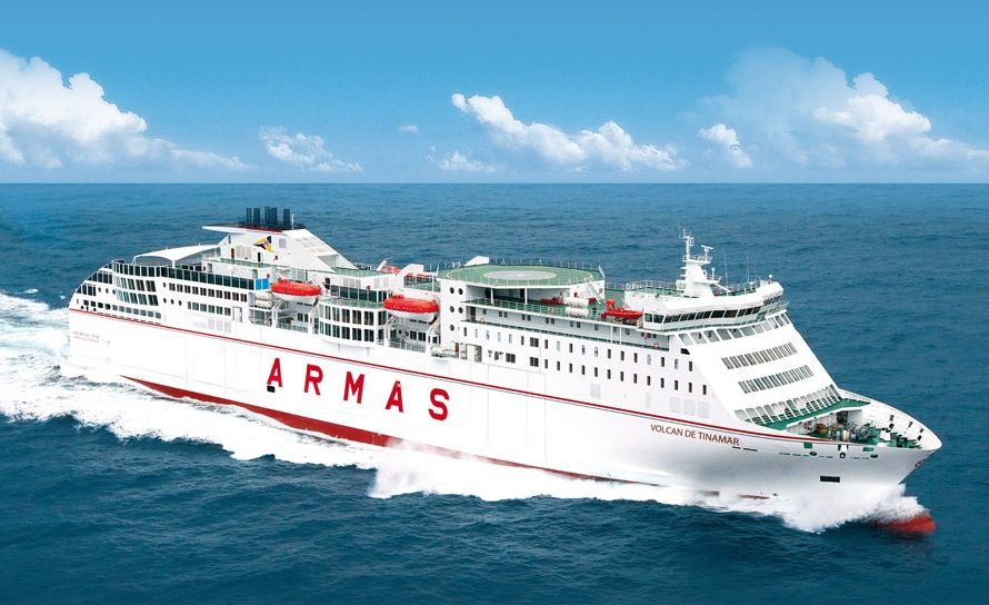 La naviera Armas destina a la línea Melilla-Motril el buque 'Volcán de Tinamar'