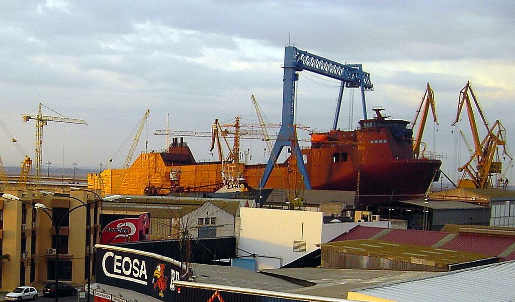 El desinterés por buscar una solución deja sin salvavidas a los astilleros españoles