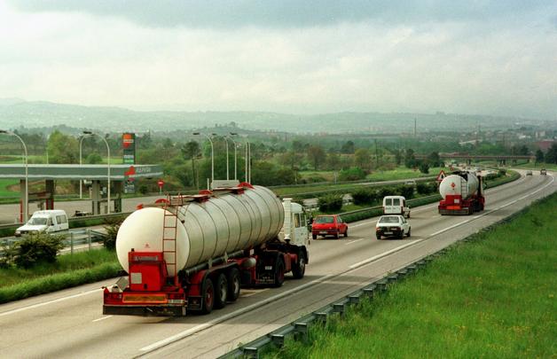 El transporte por carretera en Asturias, convoca huelga para el próximo 4 de junio.