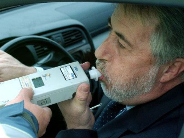 El alcoholímetro será obligatorio para poder circular en Francia a partir del 1 de julio.