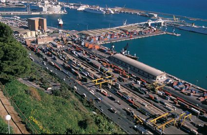 Adif comercializa sus instalaciones ferroviarias para el sector logístico