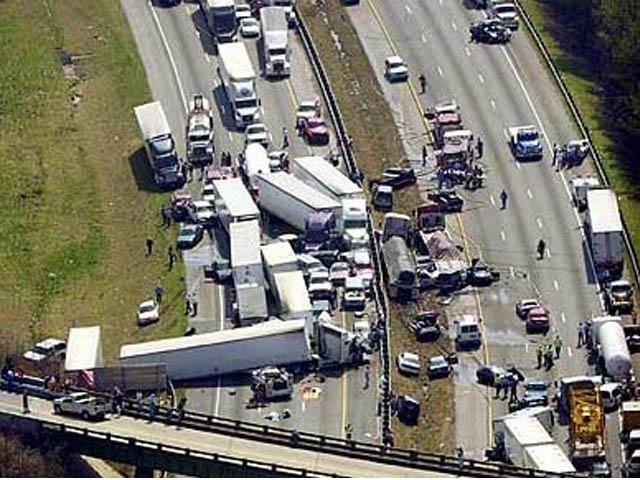 Accidente múltiple de camiones