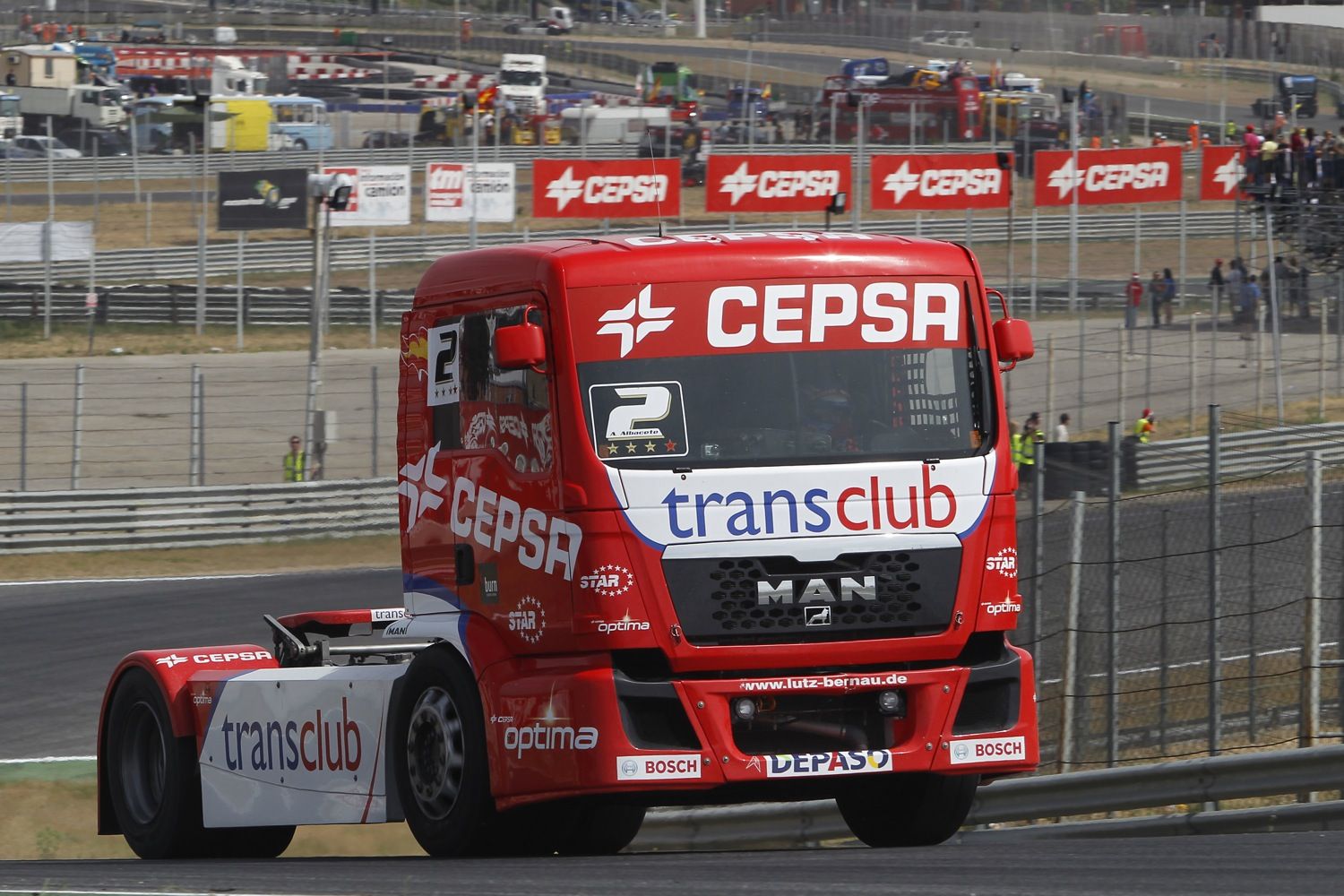 El piloto español a dos puntos del líder en el Campeonato de Europa de Carreras de Camiones