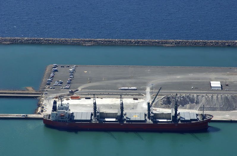 Al puerto de Almería no le afecta la crisis Al puerto de Almería no le afecta la crisis