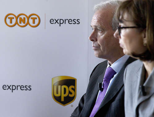 Scott Davies Ceo de UPS y Marie Christine Lombard CEO de TNT Express