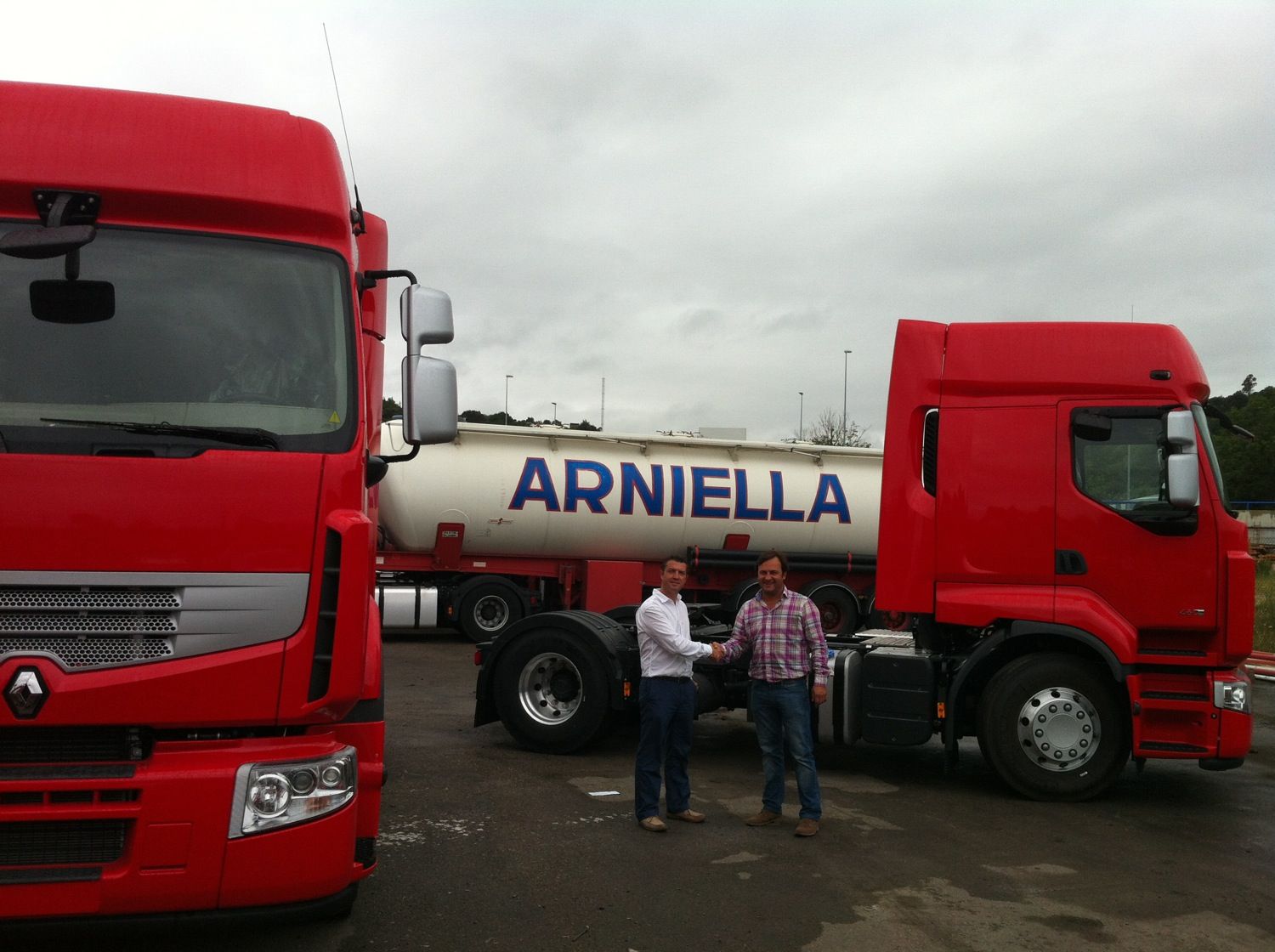 Renault Trucks renueva la flota de Transportes Arniella