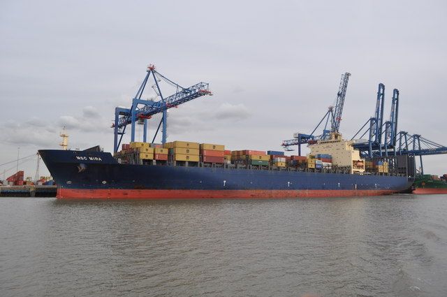 Vigo cuenta con un nuevo buque para las opciones de carga y descarga en la terminal de contenedores