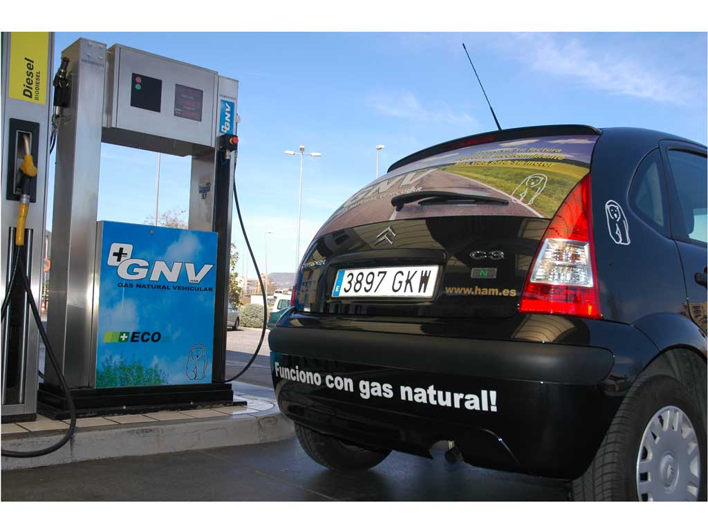 Fenadismer y Gas Natural Fenosa promueven el uso de gas natural vehícular entre los transportistas
