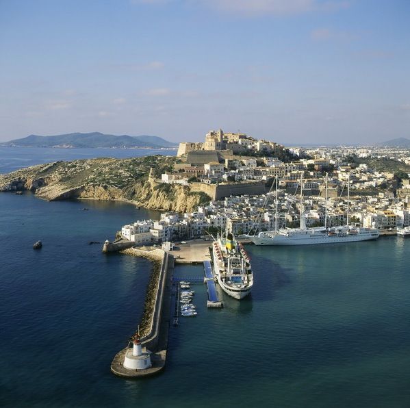 El Gobierno Balear continúa sin pagar la deuda que mantiene con las navieras