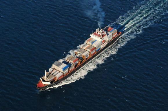 La Comisión Europea busca cómo reducir la emisión de gases efecto invernadero en el transporte marítimo
