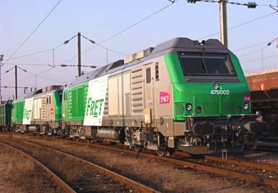Composición con dos locomotoras de la SNCF Fret