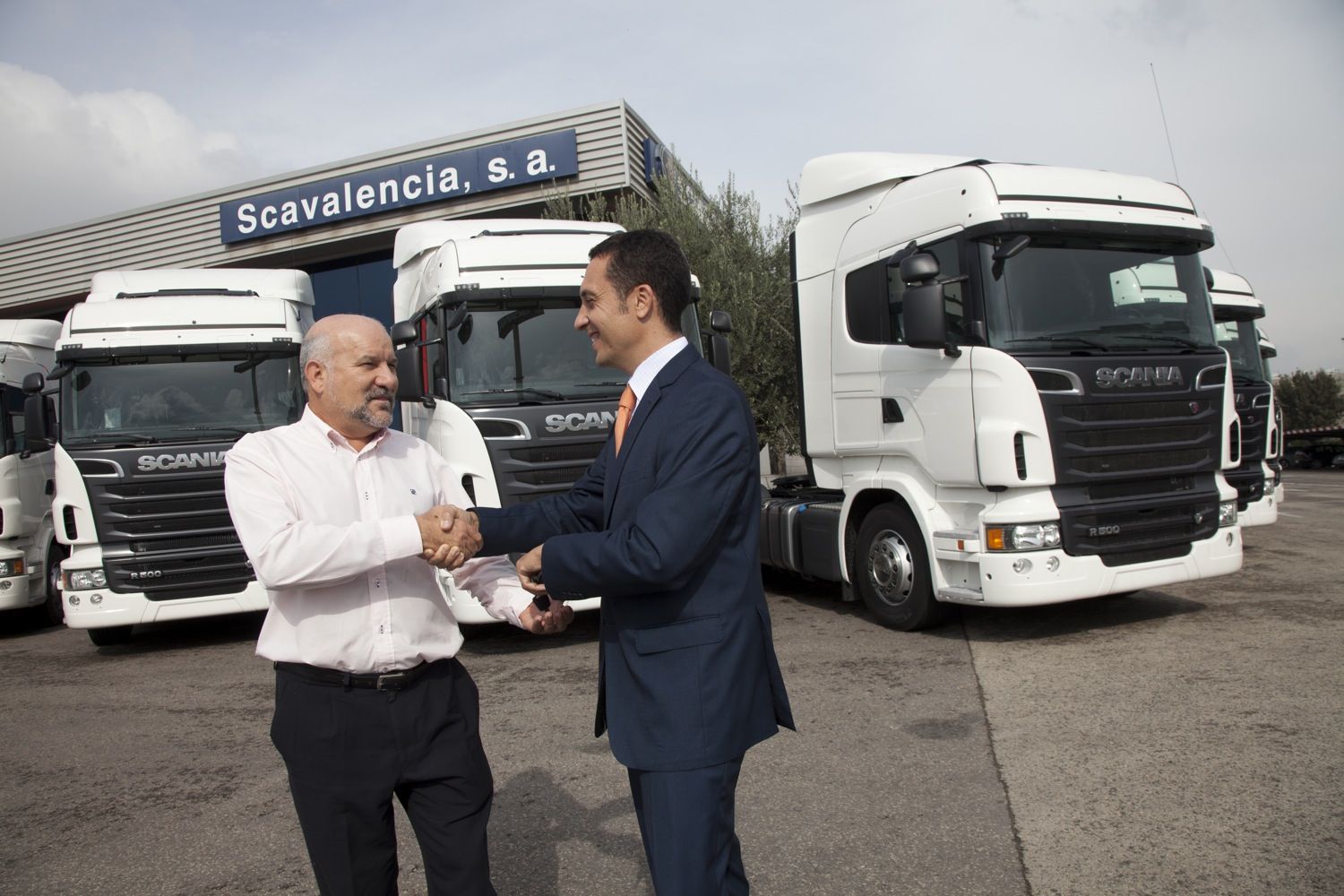 Llacer y Navarro renueva su flota con 50 camiones Scania