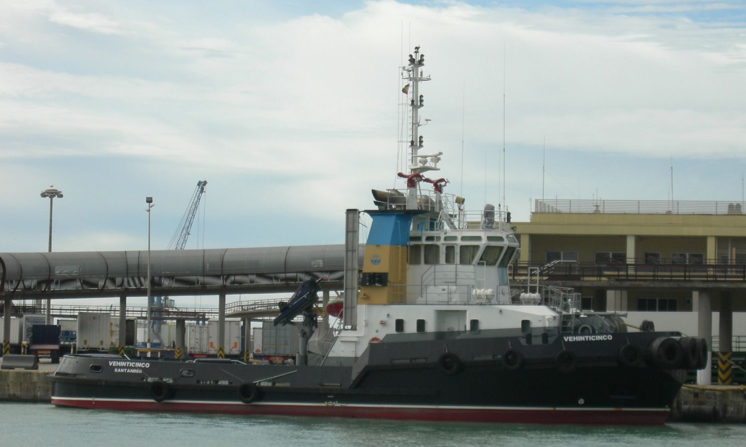 Remolcador Vehinticinco