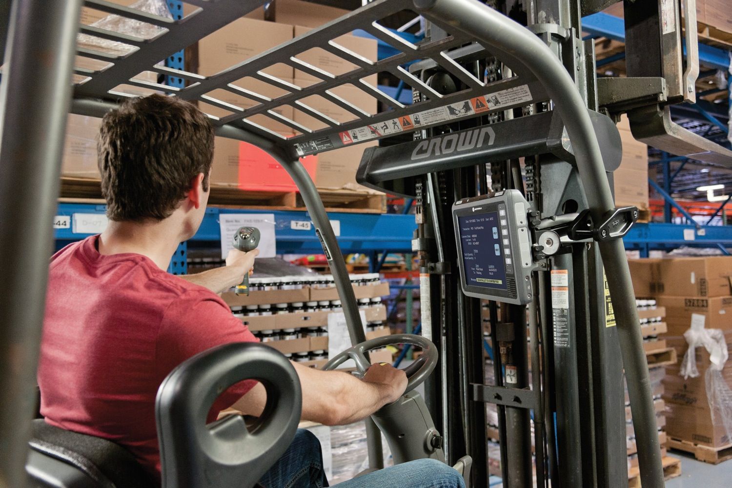 Terminal portátil VC70N0 de Motorola montado sobre carretilla.