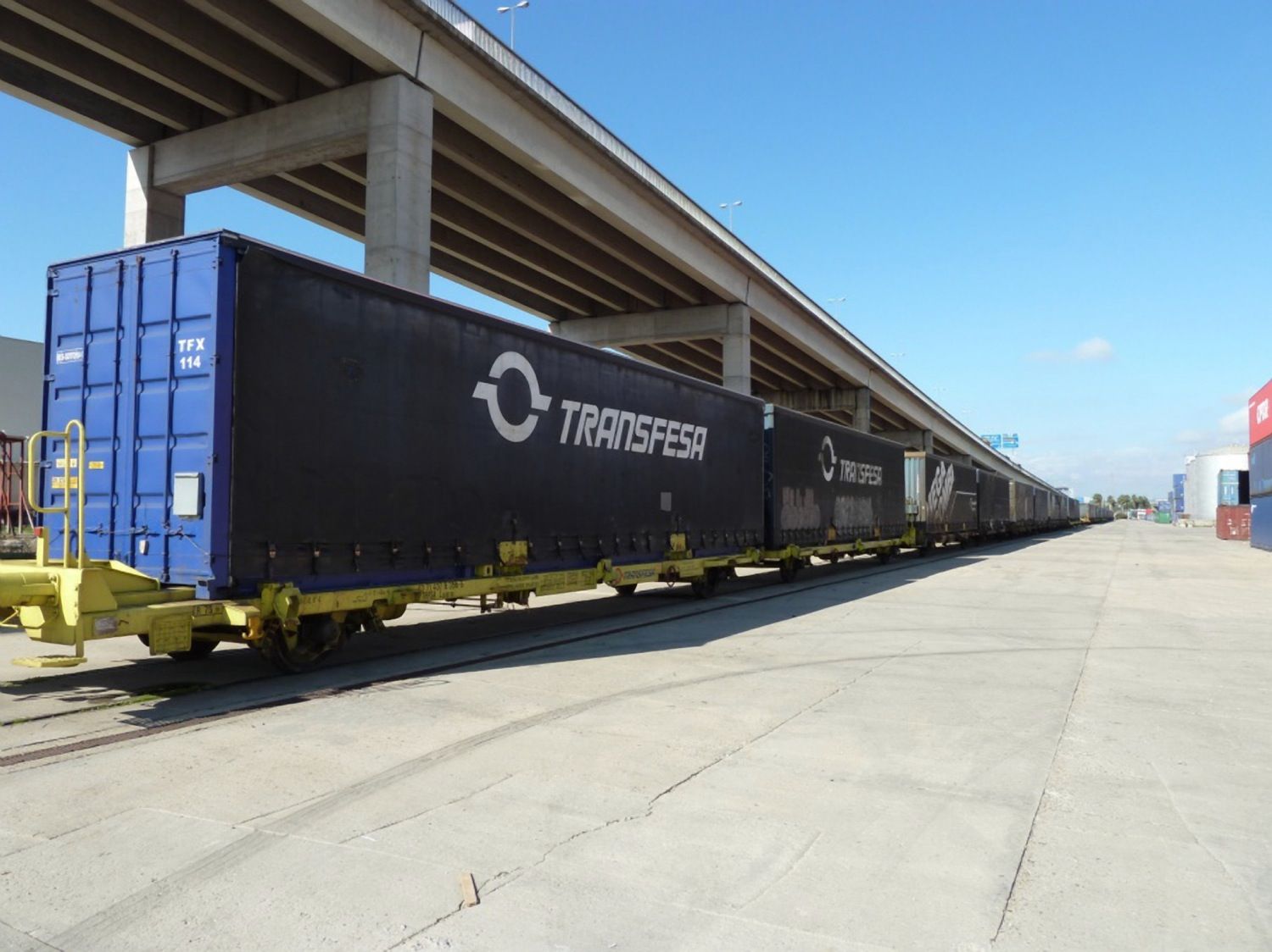 Activa Rail habilita el puerto de Sevilla para el transporte ferroviario regular de cajas moviles