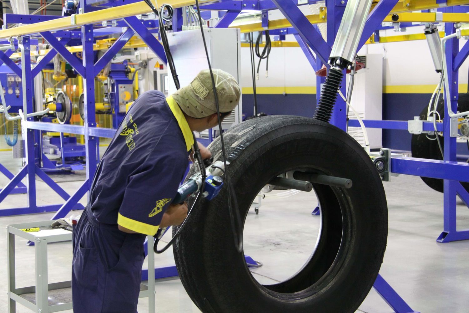 Programa PreCure para el recauchutado de neumático de camión de Goodyear