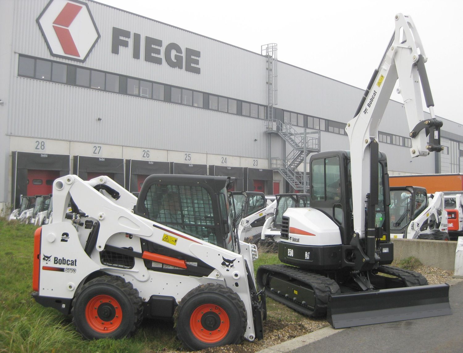 Fiege amplía su colaboración con Dossan