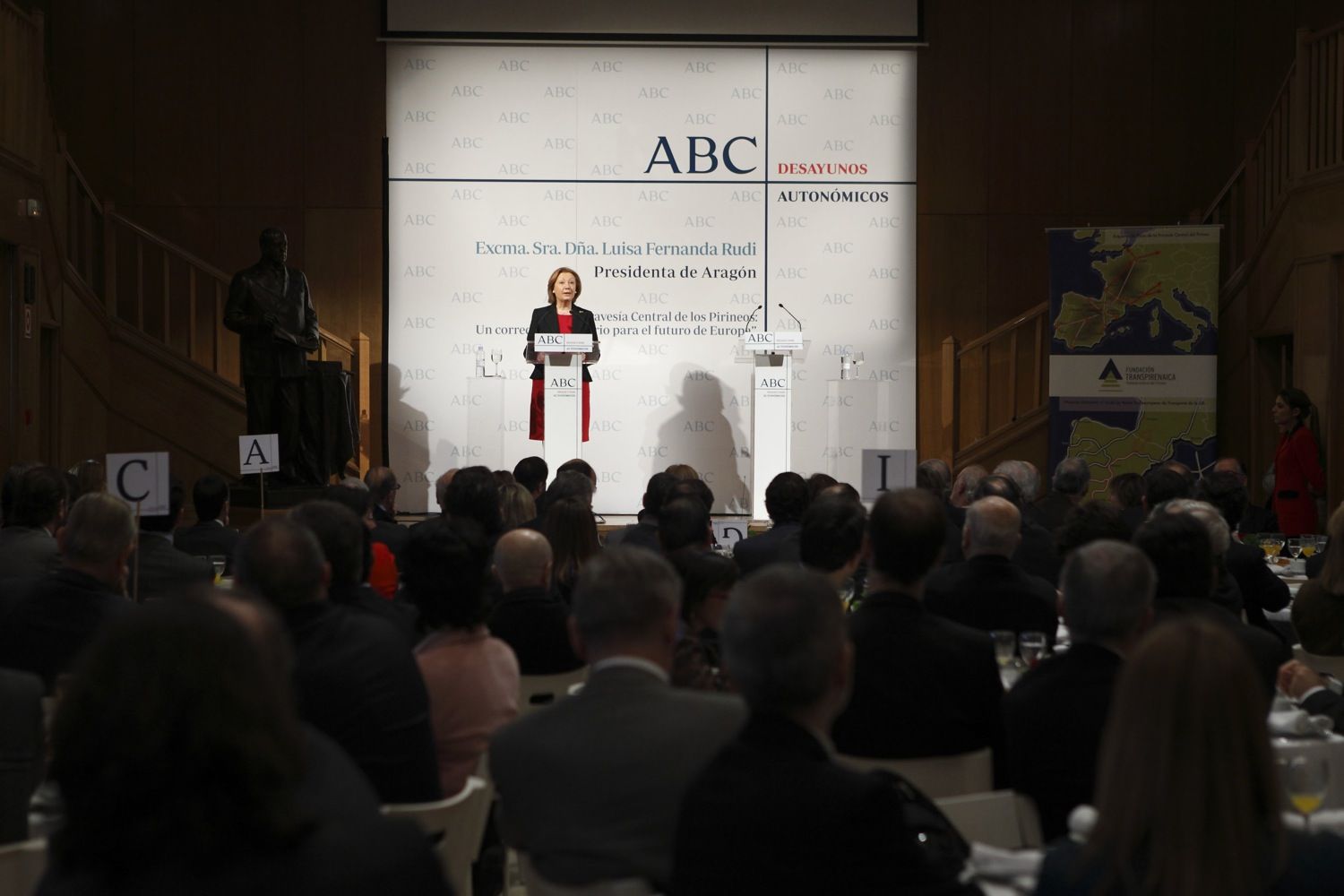 Presidenta de Aragon, Luisa Fernanda Rudi en los desayunos autonómicos de ABC