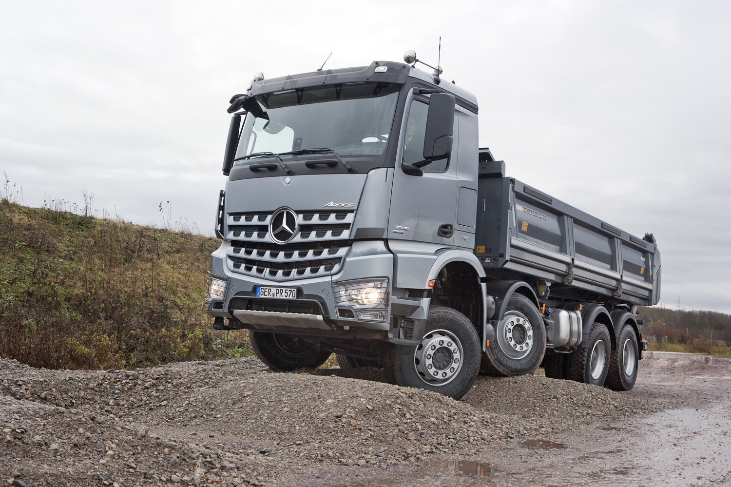 Arocs es la nueva gama de los camiones de obras de Mercedes Benz