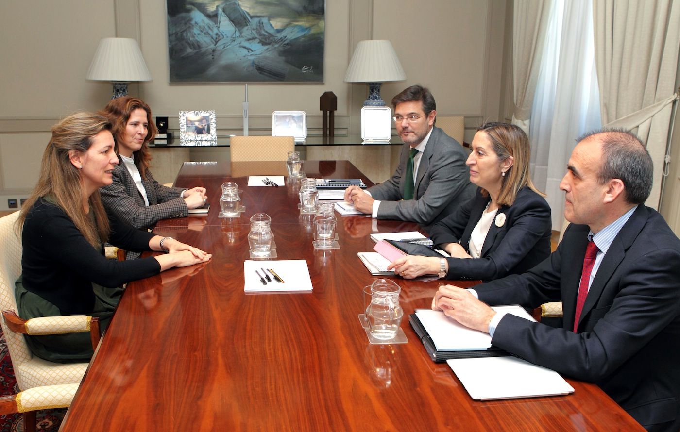 Reunión de la ministra de Fomento con la consejera Ana Oregui del gobierno vasco
