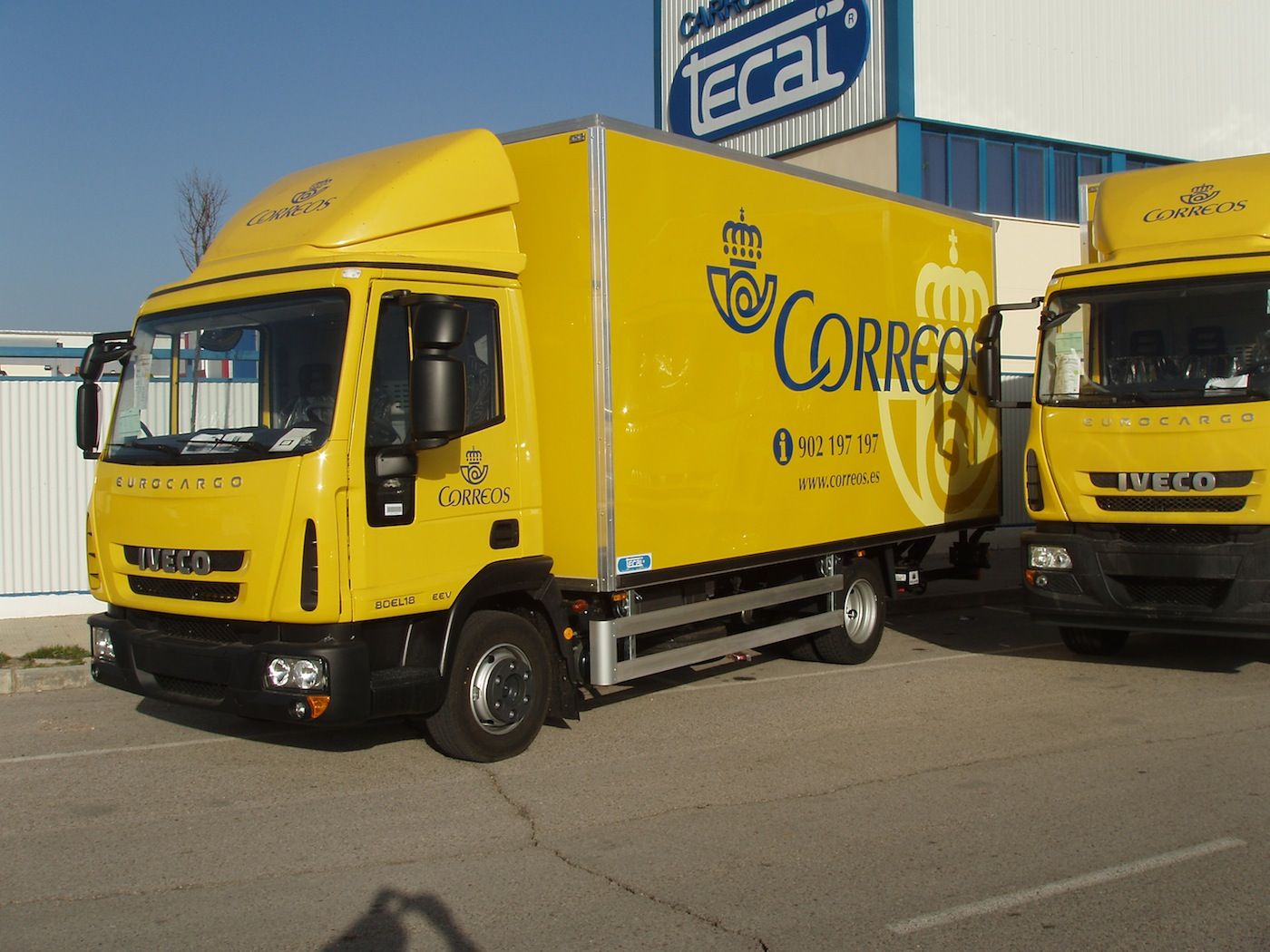 Iveco entrega unidades para Correos en Madrid y Oviedo
