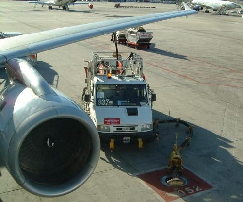 Repostaje de combustible de aviacion