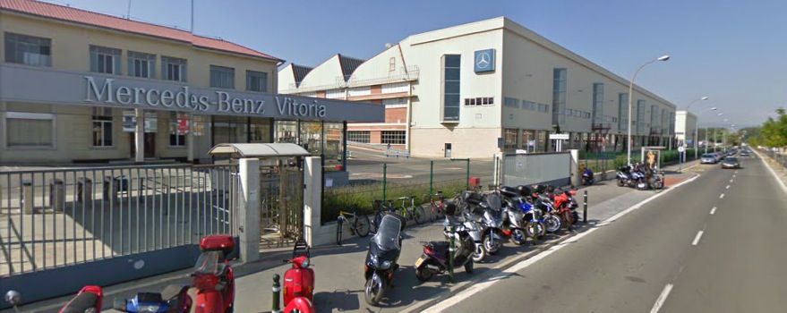 entrada a la planta de Mercedes en Vitoria