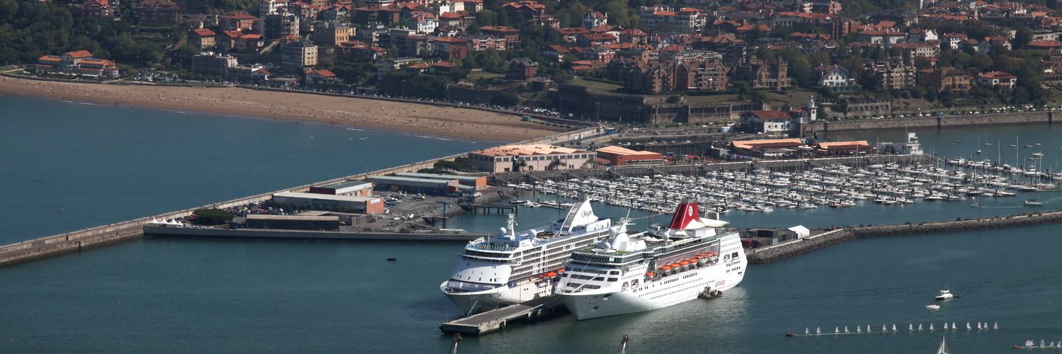 Atraque de cruceros en el muelle de Guetxo del puerto de Bilbao