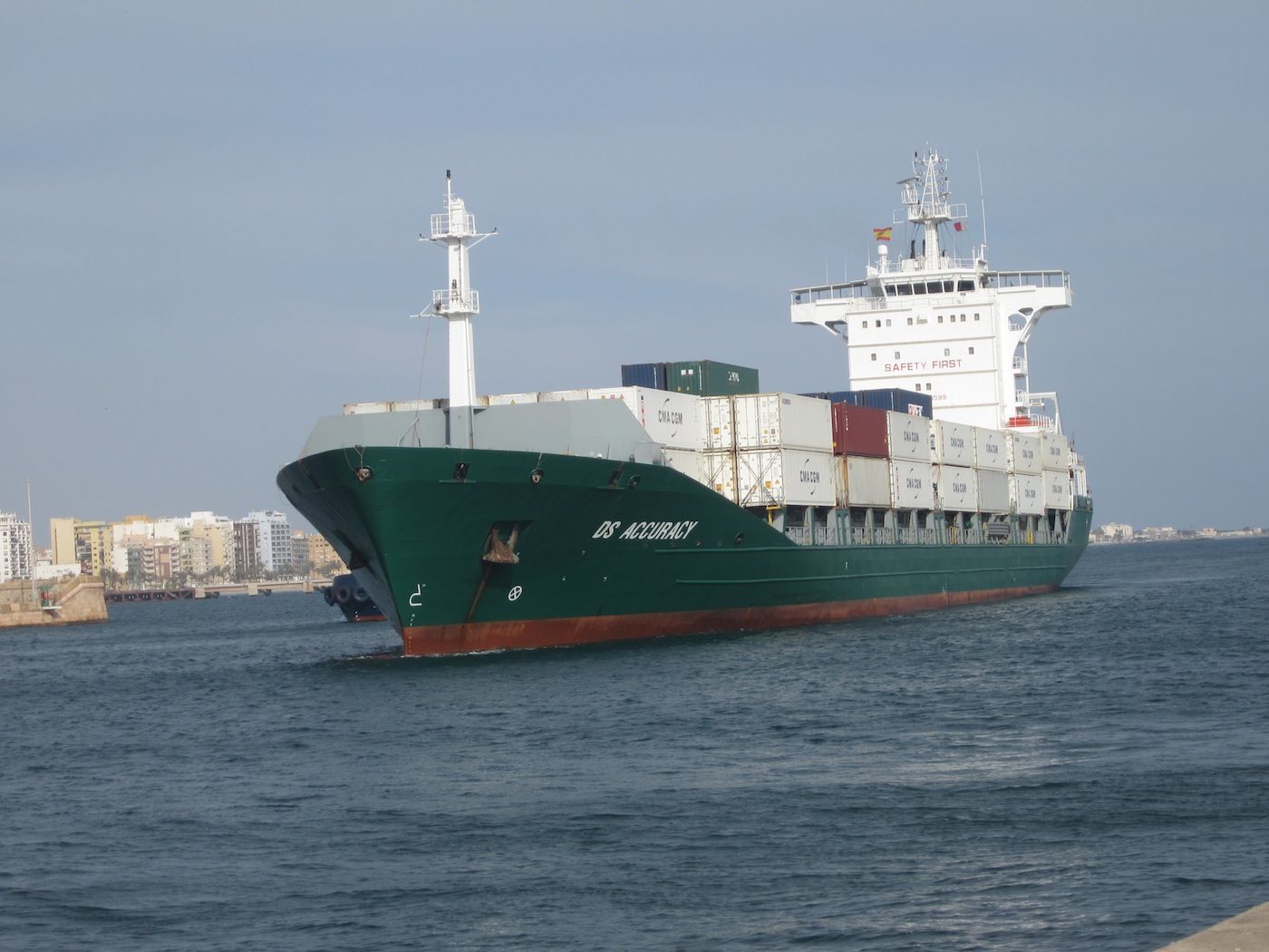 El puerto de Almeria recibe la primera escala del portaconenedores de la naviera CMA CGM