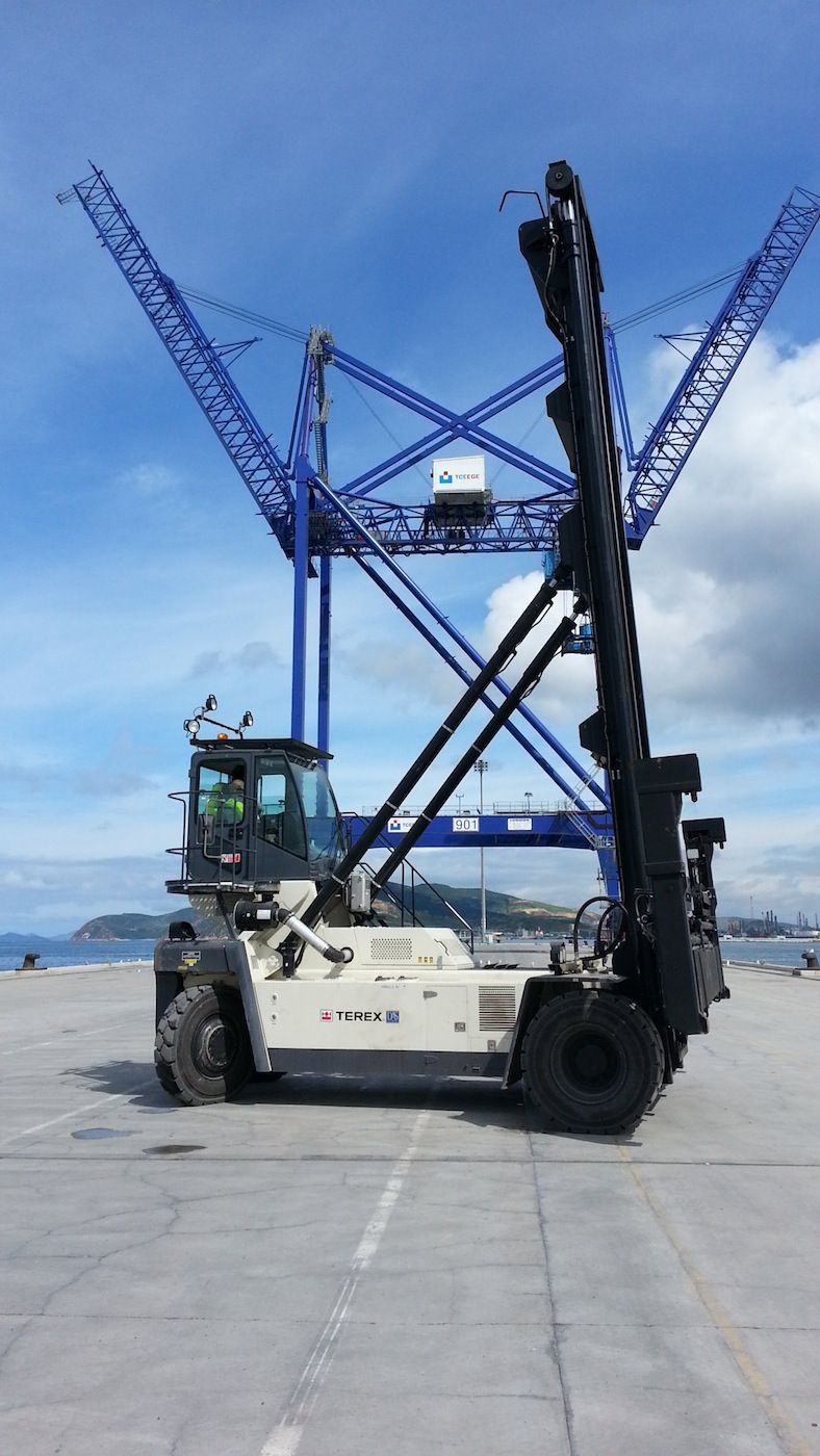 TCEEGE-ECH carretilla  contenedores vacios