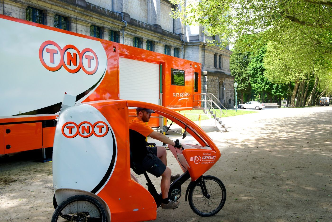 TNT almacen movil Bruselas TNT almacen movil Bruselas