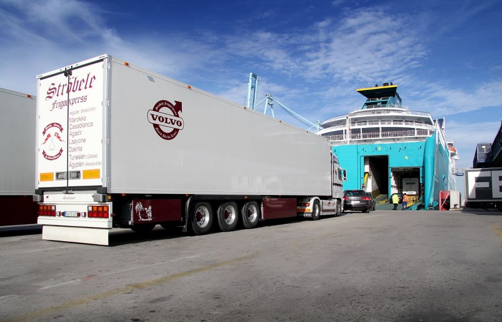 Embarque camiones Puerto de Algeciras