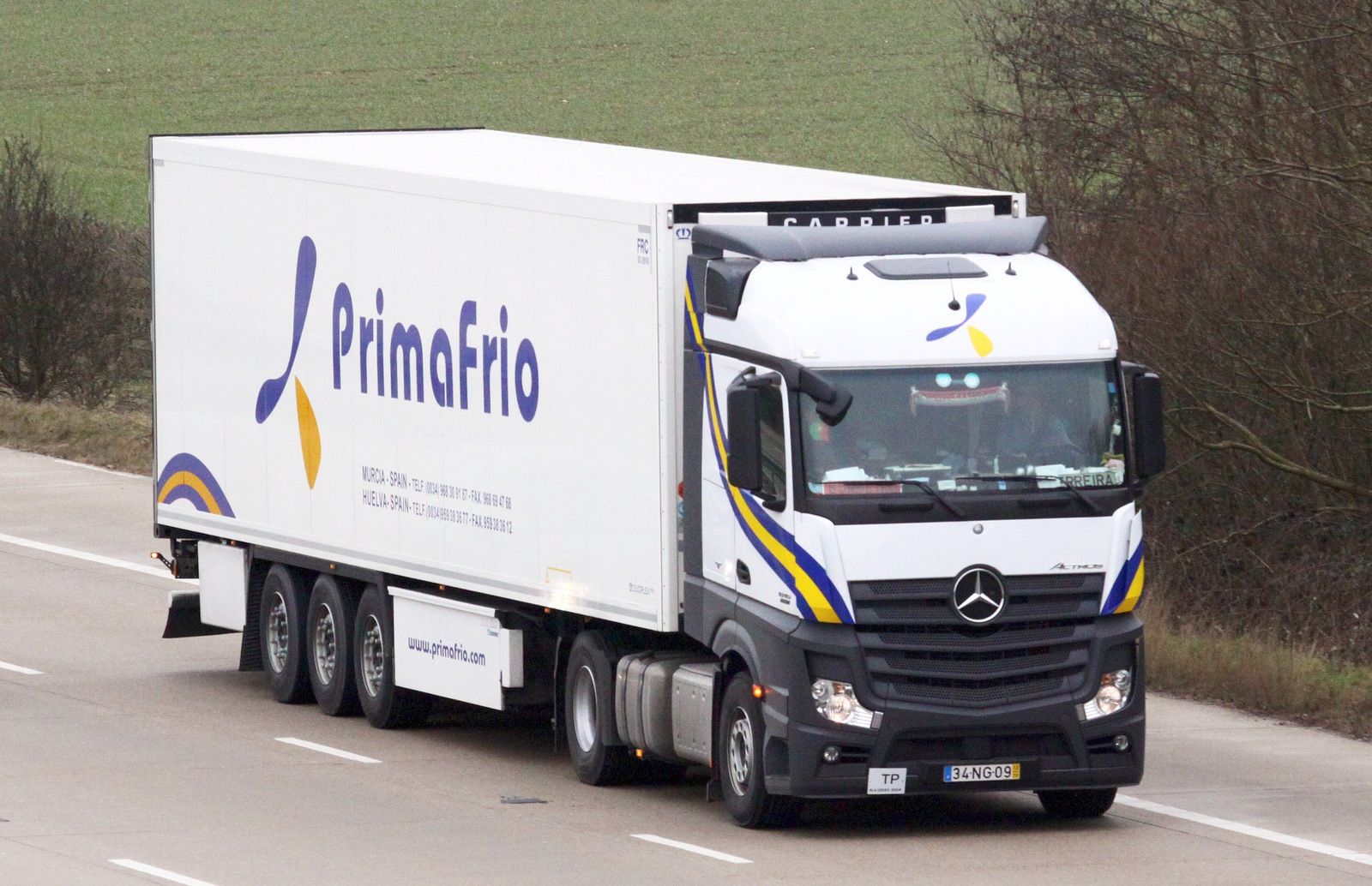 Primafrio renueva 400 tractoras con el Actros de Mercedes