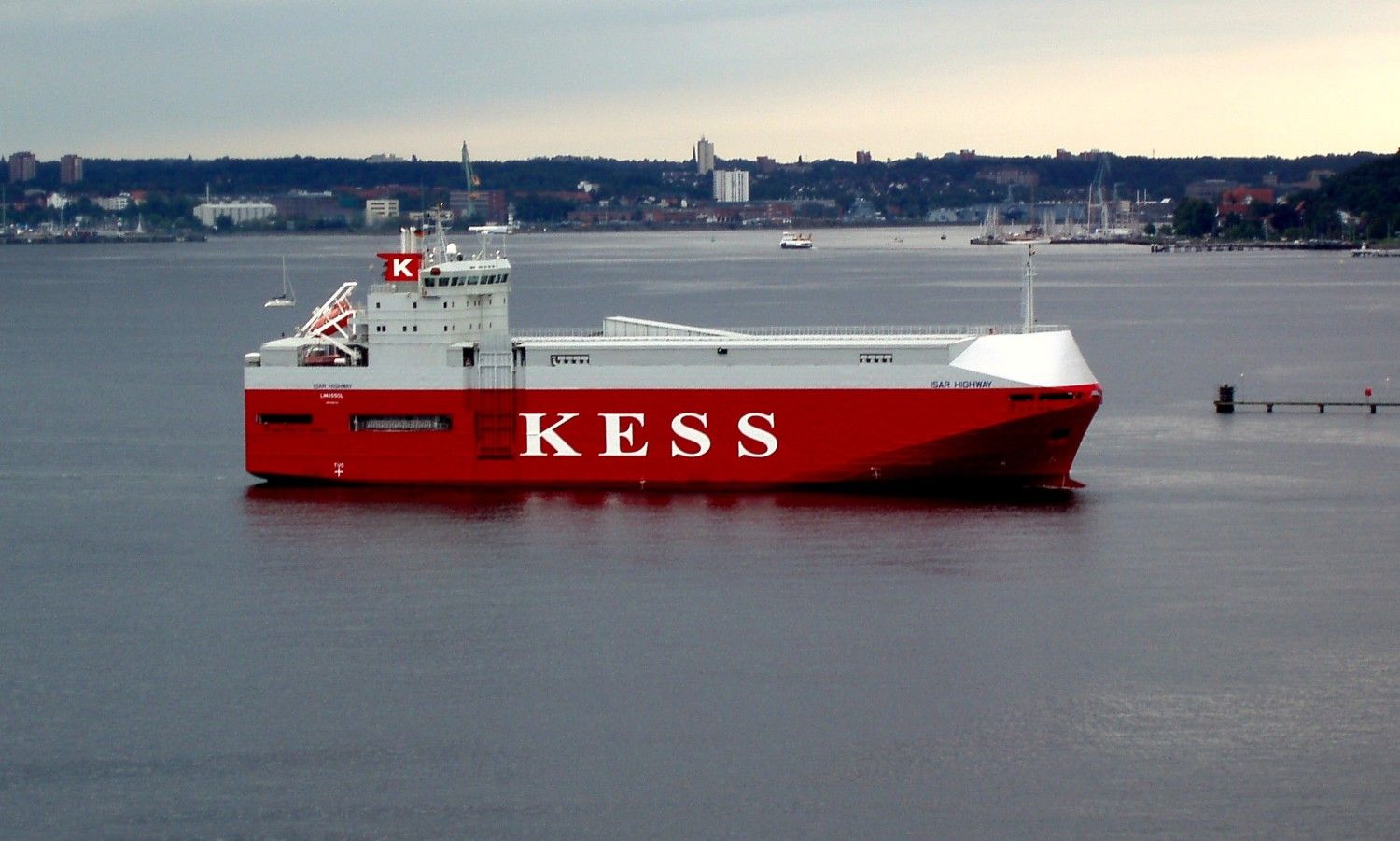 Car carrier de la naviera KESS operada por K-Line
